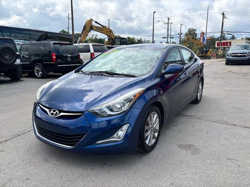 Used 2016 Hyundai Elantra SE w/ Option Group 02 FWD image 7