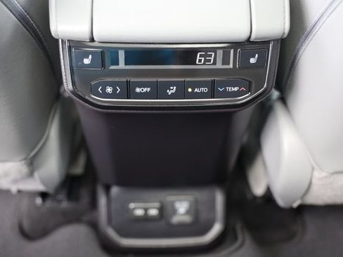 Used 2022 Toyota Highlander Platinum FWD image 45