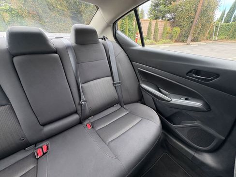 Used 2025 Nissan Altima 2.5 SV FWD image 37