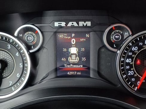 Used 2023 RAM 1500 Big Horn AWD/4WD image 16