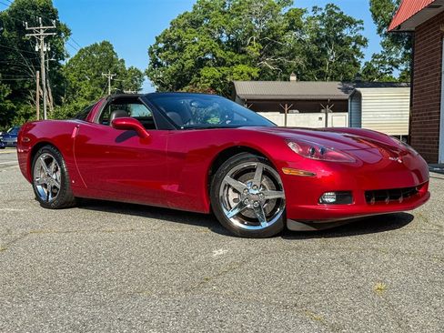 Used 2008 Chevrolet Corvette Coupe w/ Z51 Performance Package RWD image 27