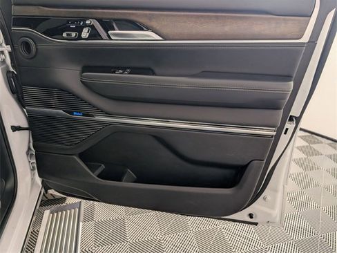 Used 2022 Jeep Grand Wagoneer Series I image 37