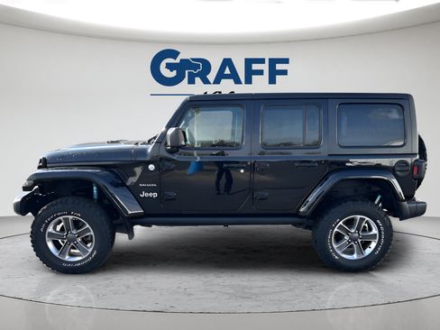 Used 2018 Jeep Wrangler Unlimited Sahara w/ Uconnect 4C Nav & Sound Group AWD/4WD image 2