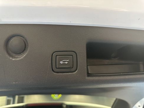 Certified 2024 Chevrolet Equinox LT image 9