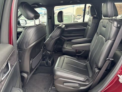 Used 2025 Jeep Grand Cherokee L Limited image 18