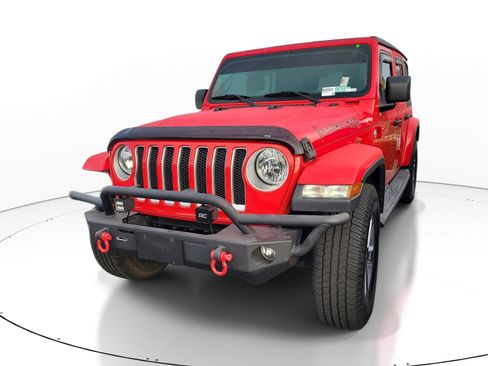 Used 2019 Jeep Wrangler Unlimited Sahara AWD/4WD image 3