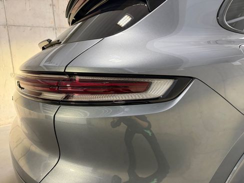 Certified 2026 Porsche Cayenne Turbo AWD/4WD image 15