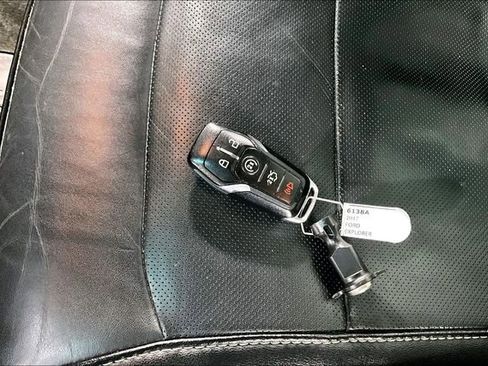 Used 2017 Ford Explorer Platinum AWD/4WD image 32