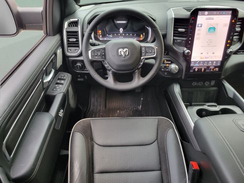 Used 2025 RAM 1500 Laramie AWD/4WD image 8