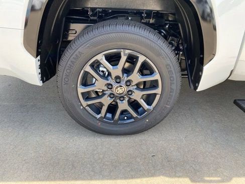 New 2026 Toyota Tundra Platinum AWD/4WD image 30