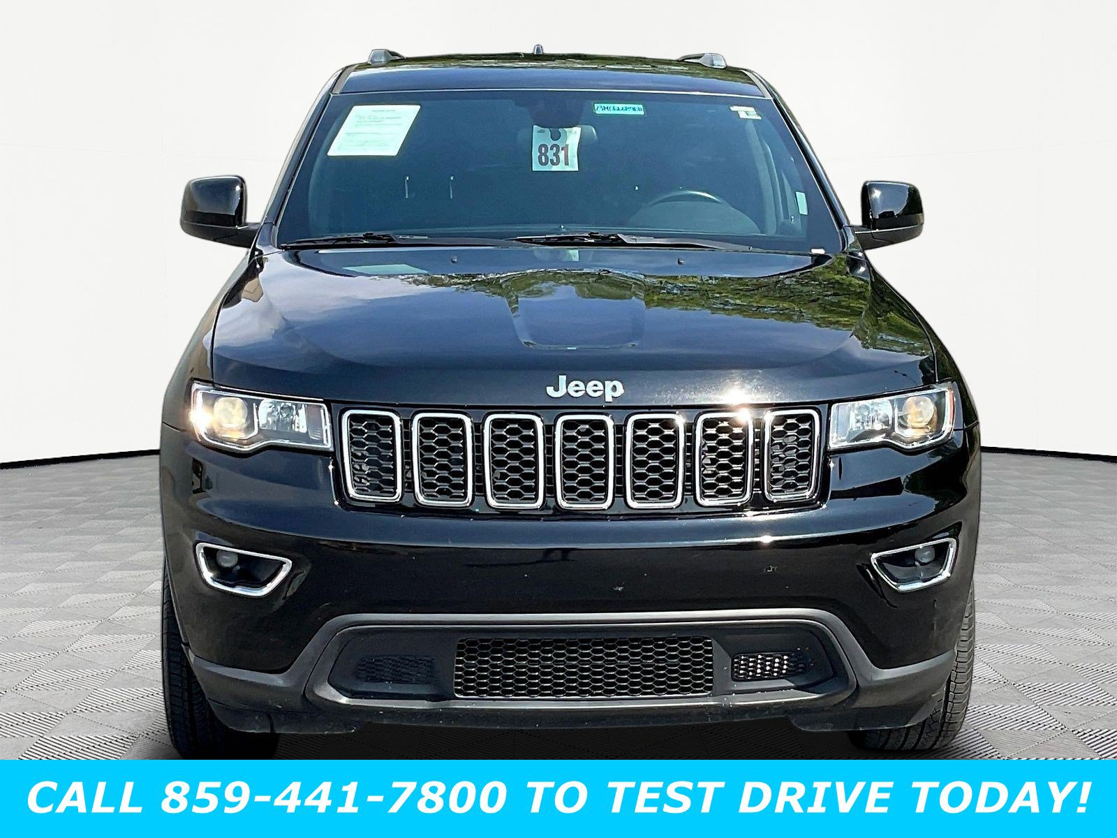 Used 2021 Jeep Grand Cherokee Laredo w/ Security & Convenience Group AWD/4WD image 2