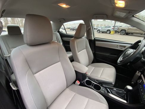 Used 2015 Toyota Corolla LE image 28