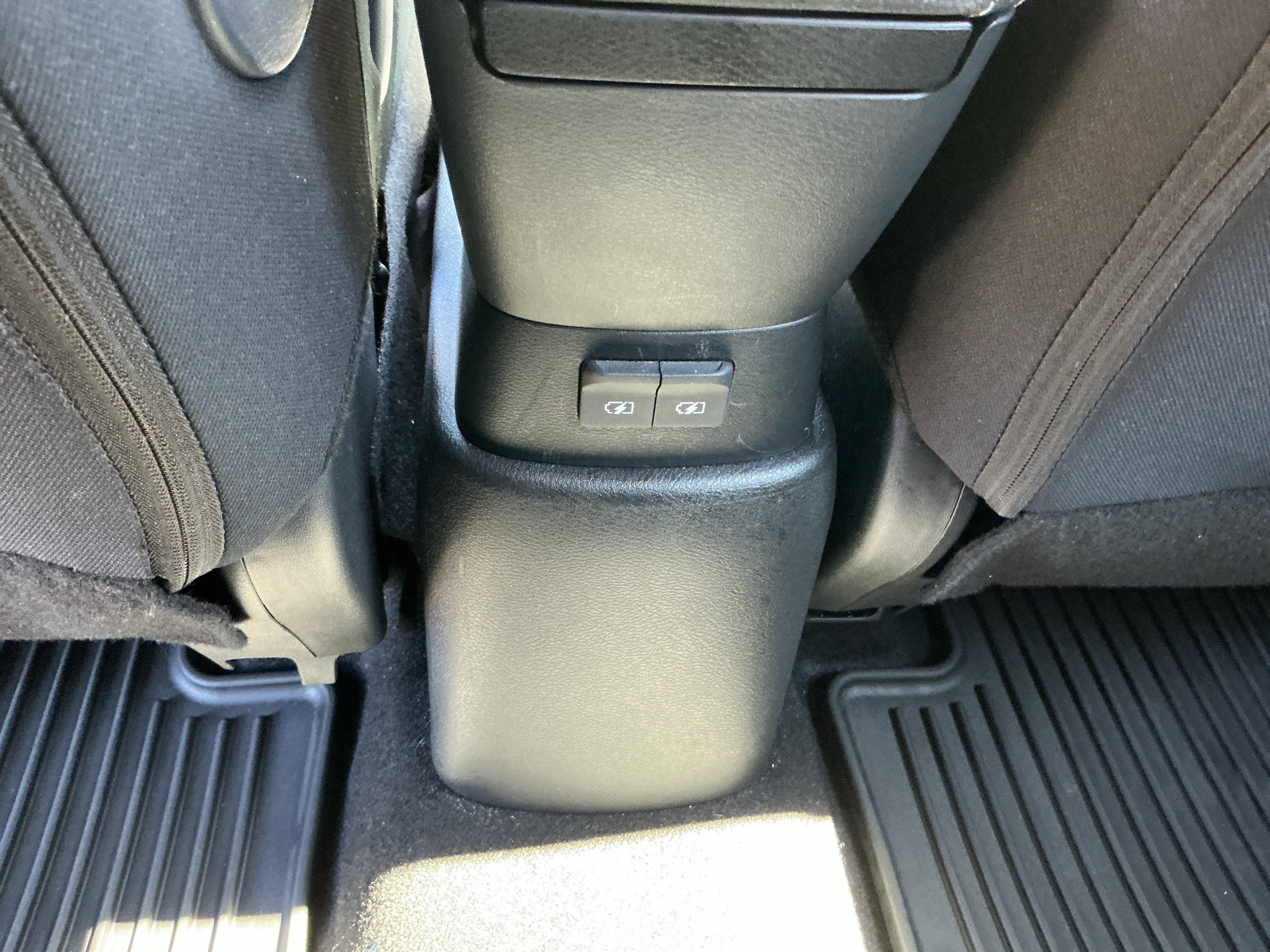 Certified 2025 Nissan Kicks Play S FWD image 26