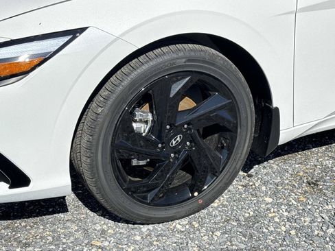 New 2026 Hyundai Elantra SEL Sport FWD image 18