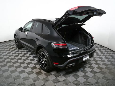 Certified 2025 Porsche Macan image 34