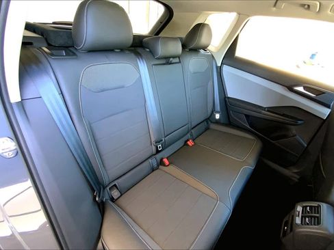 Used 2024 Volkswagen Taos SE w/ Panoramic Sunroof Package image 20