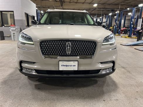 Used 2020 Lincoln Aviator Reserve w/ Equipment Group 201A image 3