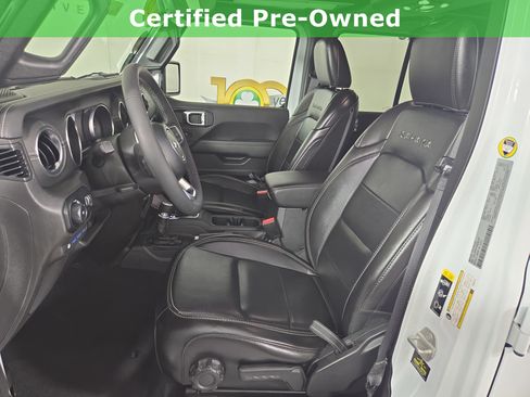Used 2023 Jeep Wrangler Unlimited Sahara w/ Cold Weather Group AWD/4WD image 12