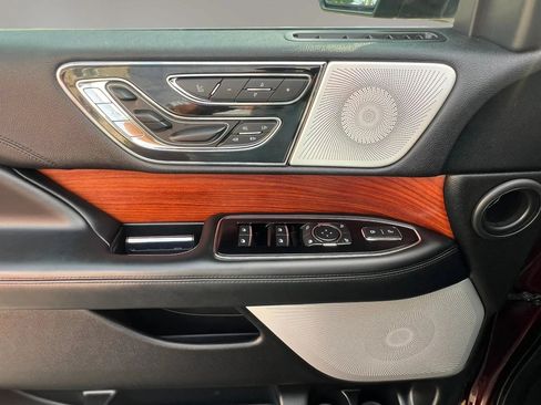 Used 2019 Lincoln Navigator L Reserve w/ Cargo Package AWD/4WD image 11