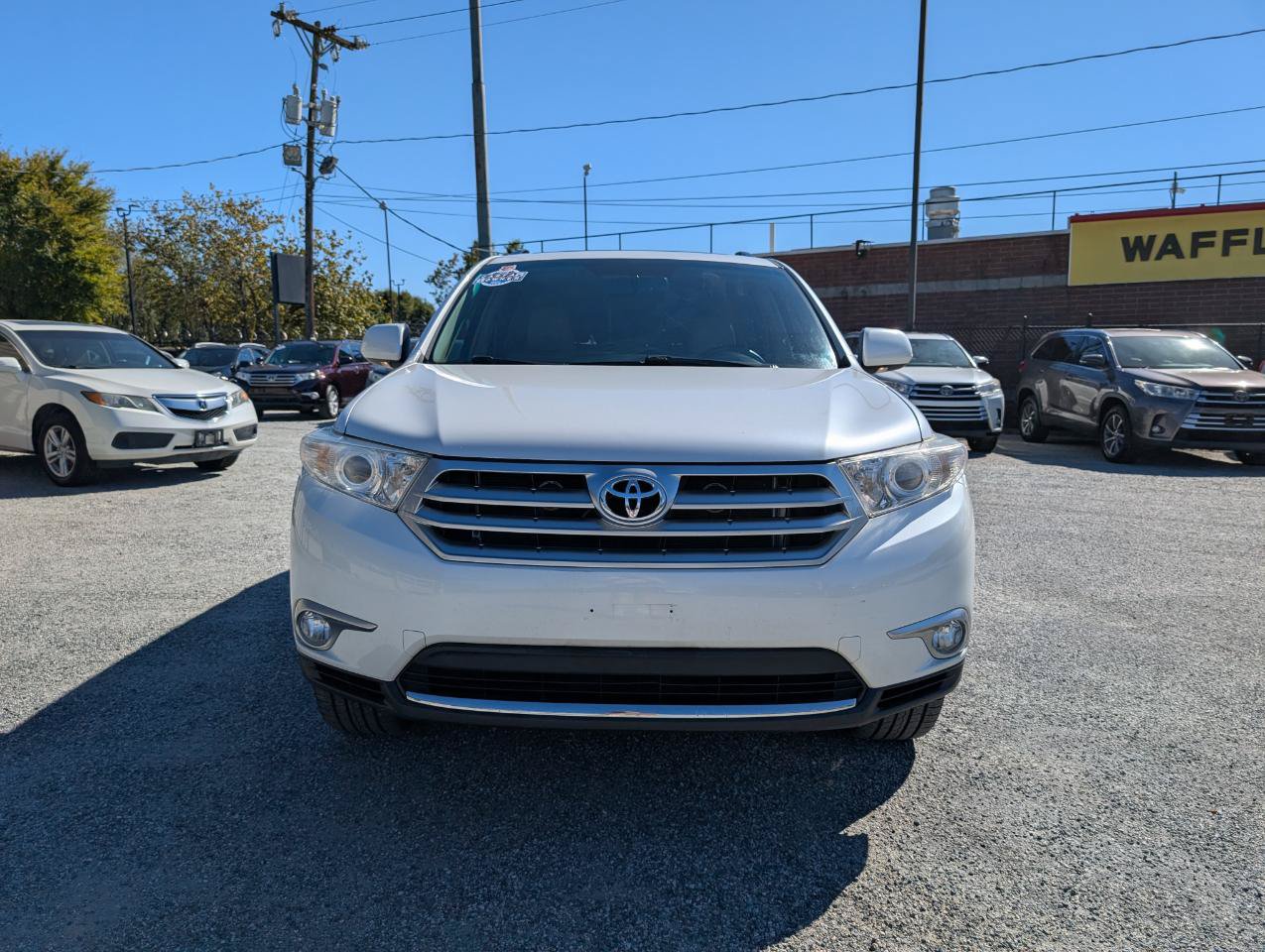Used 2012 Toyota Highlander Limited w/ Tow Pkg AWD/4WD image 2