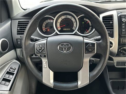 Used 2014 Toyota Tacoma 4x4 Double Cab image 18