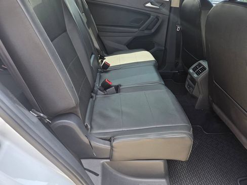 Used 2019 Volkswagen Tiguan SE w/ Panoramic Sunroof Package FWD image 29
