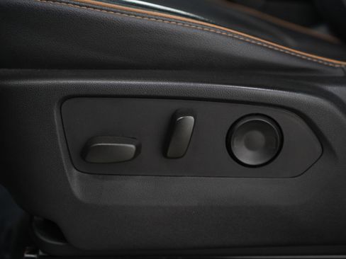 Used 2023 GMC Yukon XL AT4 w/ AT4 Premium Plus Package image 32