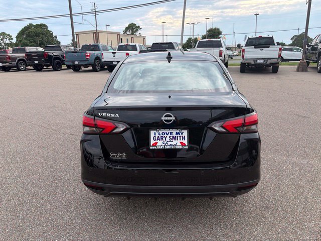 Used 2025 Nissan Versa SV FWD image 7