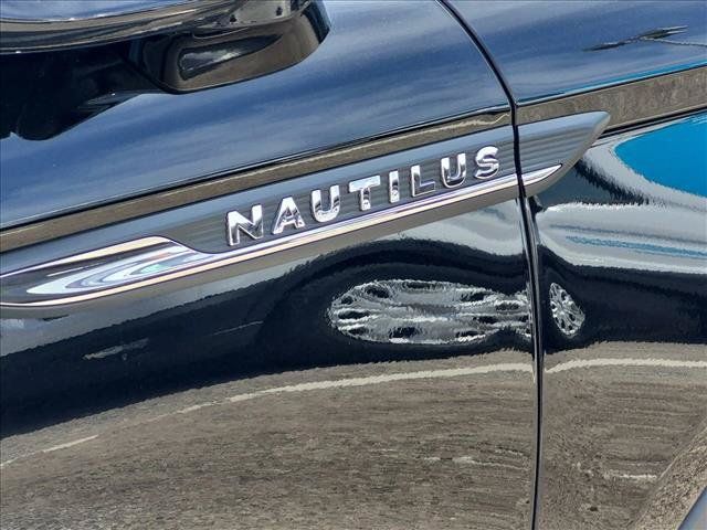 Used 2023 Lincoln Nautilus AWD w/ Premium Package image 12