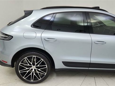 Used 2024 Porsche Macan w/ Premium Plus Package image 7