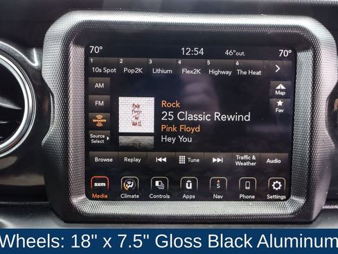 Used 2022 Jeep Wrangler Unlimited Sahara image 33