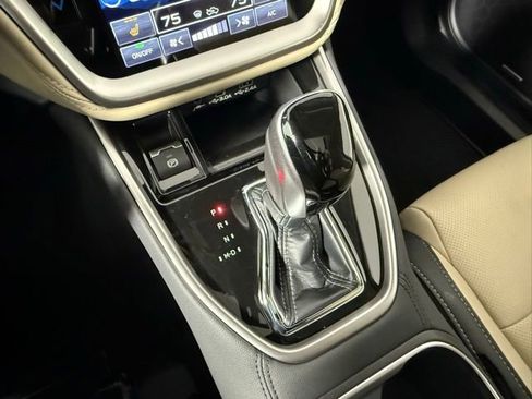 Used 2025 Subaru Outback Limited image 29