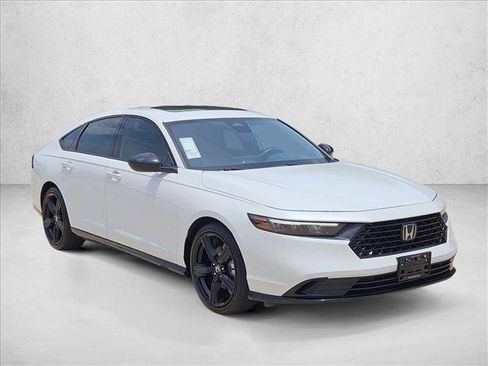 Used 2024 Honda Accord Sport image 3