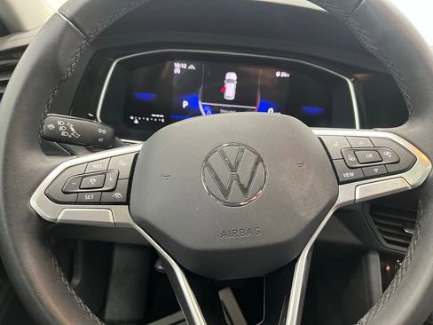 Certified 2024 Volkswagen Jetta SE w/ Panoramic Sunroof Package image 21