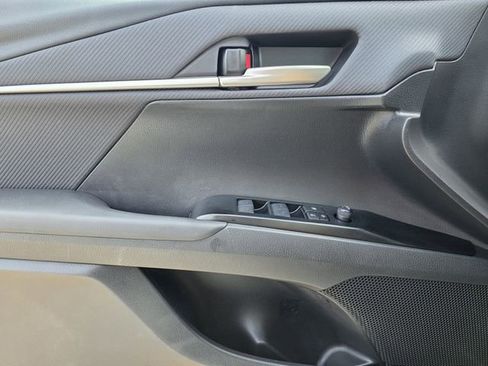 Used 2025 Toyota Camry SE image 16