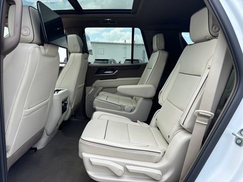 New 2026 GMC Yukon Denali w/ Denali Reserve Package AWD/4WD image 16