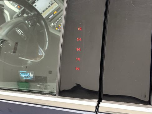 Used 2017 Lincoln MKZ Select w/ Climate Package image 6