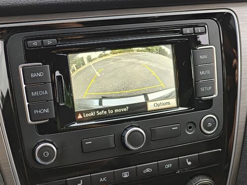 Used 2015 Volkswagen Passat 1.8T SE image 11