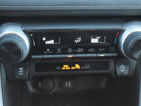 Used 2024 Toyota RAV4 LE image 9