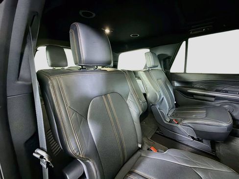 Used 2023 Ford Expedition Platinum RWD image 33