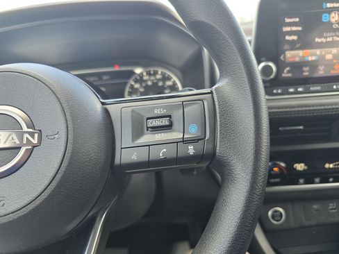 Used 2023 Nissan Rogue SV FWD image 21