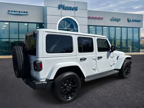 Used 2024 Jeep Wrangler Unlimited Sahara AWD/4WD image 2