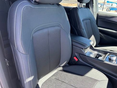 New 2026 Jeep Grand Cherokee L 4WD image 25