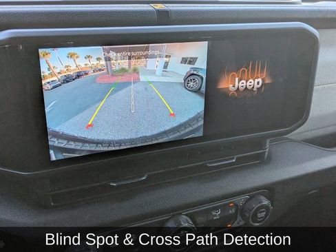 Used 2024 Jeep Wrangler Willys image 23