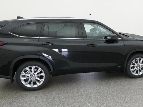 New 2026 Toyota Highlander Limited AWD/4WD image 10