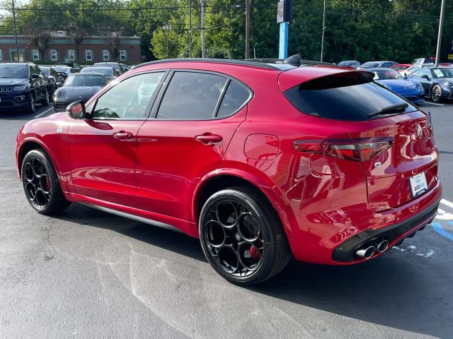 Used 2022 Alfa Romeo Stelvio Quadrifoglio w/ Active Assist Plus Package AWD/4WD image 10