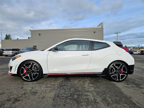 Used 2022 Hyundai Veloster N image 2
