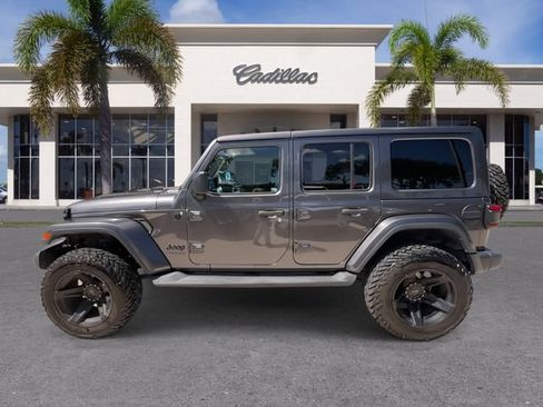 Used 2021 Jeep Wrangler Unlimited Sahara AWD/4WD image 9