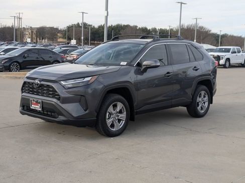 Used 2025 Toyota RAV4 XLE image 9