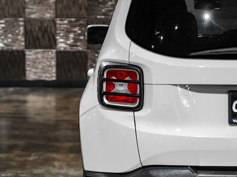 Used 2018 Jeep Renegade Limited w/ Advanced Technology Group AWD/4WD image 44